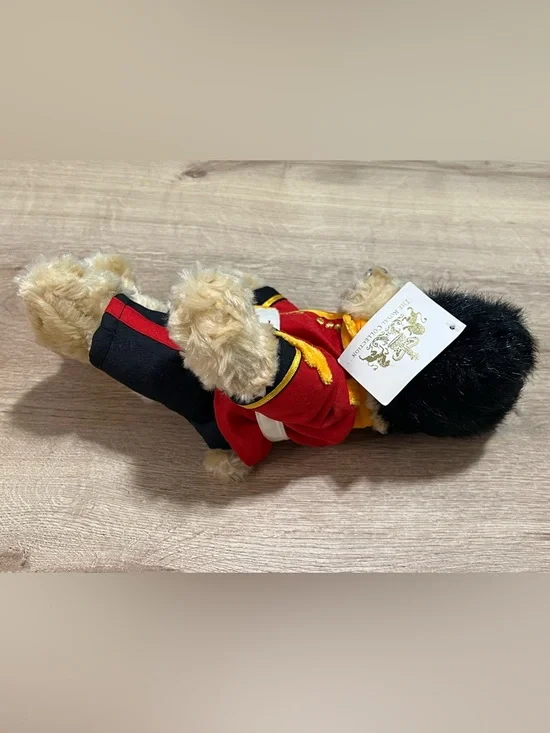 Buckingham Palace Royal Guard Plush Teddy Bear The Royal Collection - Picture 10 of 11